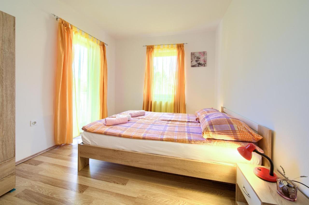 Apartman Mihael Malinska Exterior photo