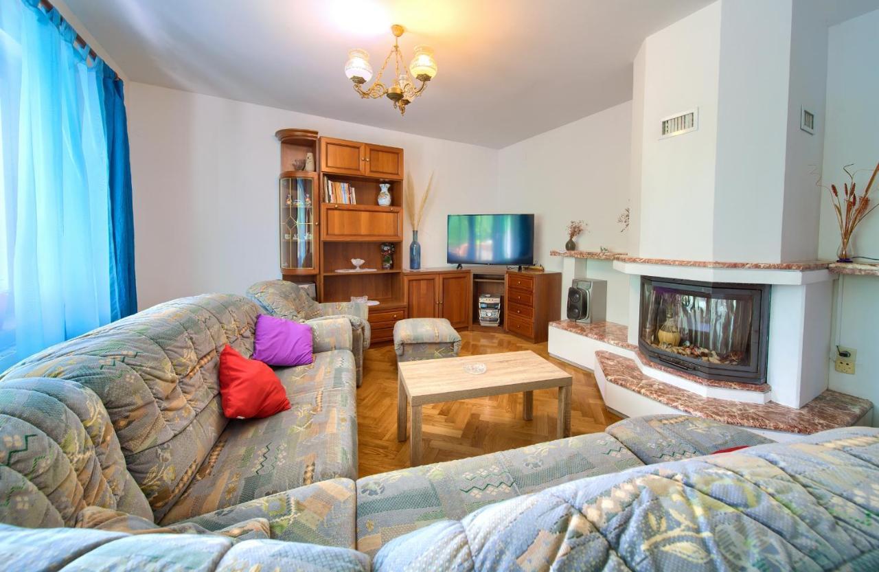Apartman Mihael Malinska Exterior photo